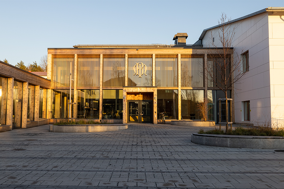 Ange alt-text; vad bilder föreställer.