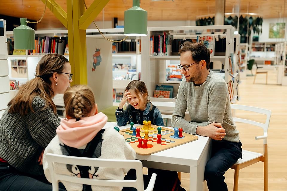 The Edelbroeks at the city library