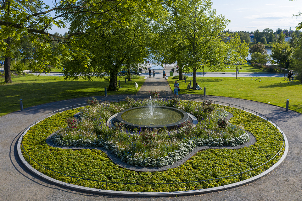 fontän, blomplantering, träd, älven