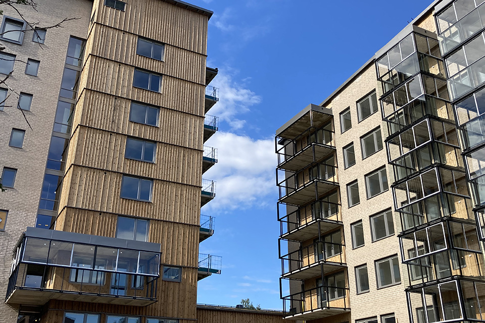 Bilden visar lägenheter på Carlshem i Umeå.