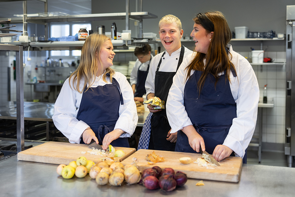 Ange alt-text; vad bilder föreställer.