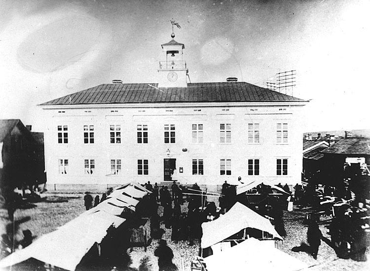 Gamla rådhuset (1814–1888). Fotoarkivet, Västerbottens museum.