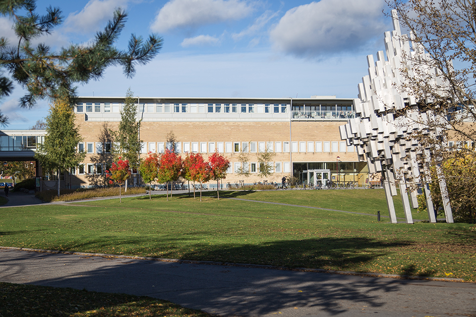 Ange alt-text; vad bilder föreställer.