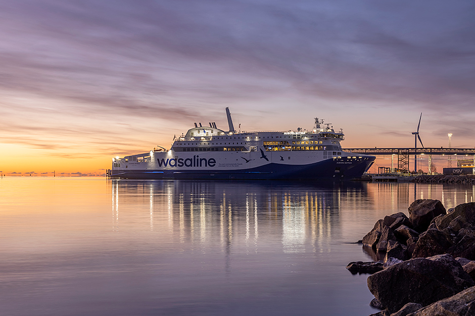 Färjan Aurora Botnica i hamn