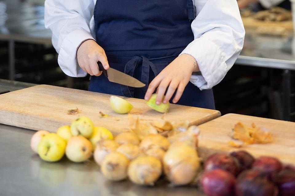 Ange alt-text; vad bilder föreställer.