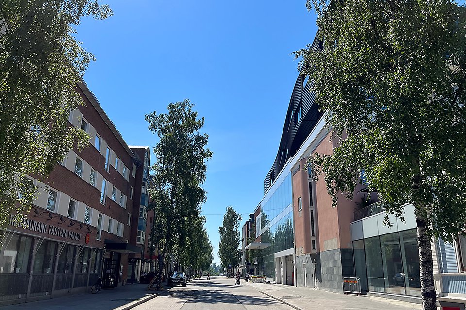 Bild som visar Vasagatan, sett från Vasaplan, med Great Eastern-restaurangen till vänster och Sega Råttan till höger.