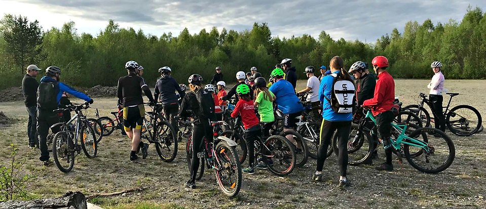 Samling i Gimonäs Cykelklubb.